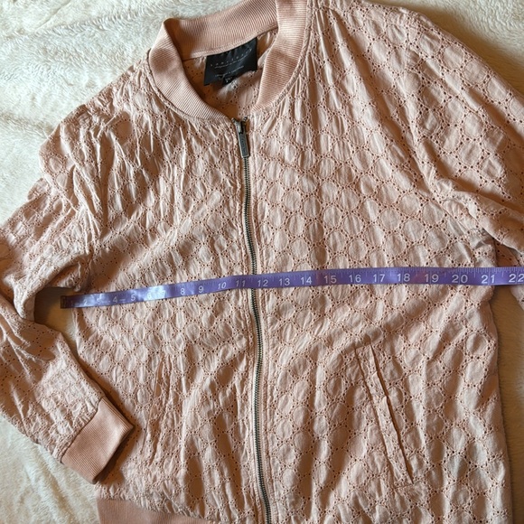 Sanctuary summer weight eyelet zip up jacket size Large - Picture 6 of 9